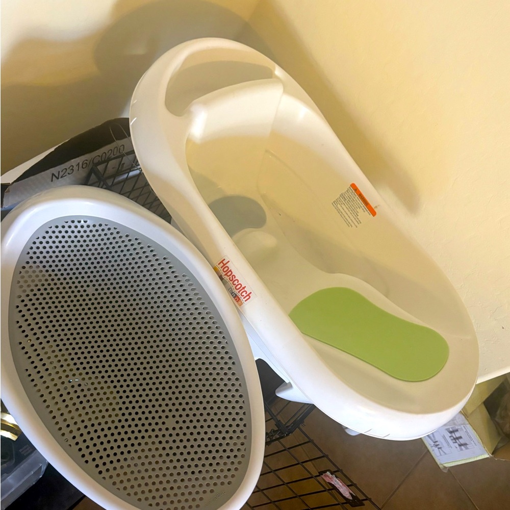 Infant Bath Tubs super clean I use it only like three or four times only